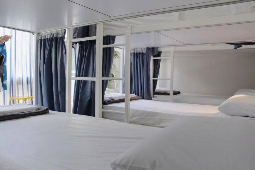 Hostel Let Me Take My Bunk Bed Athen Exterior foto
