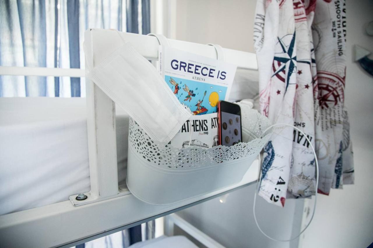 Hostel Let Me Take My Bunk Bed Athen Exterior foto